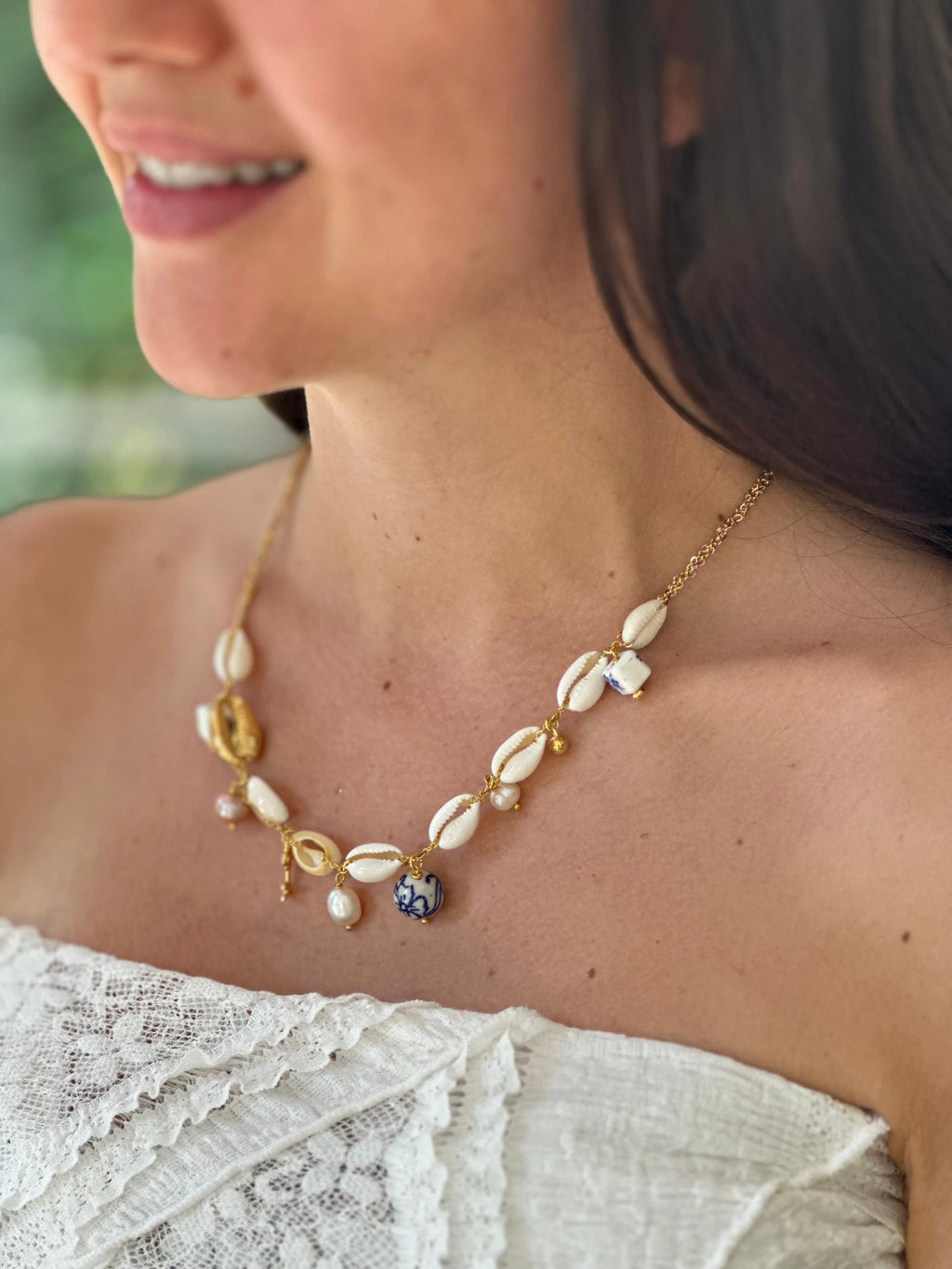 OCEANIC SEASHELL NECKLACE
