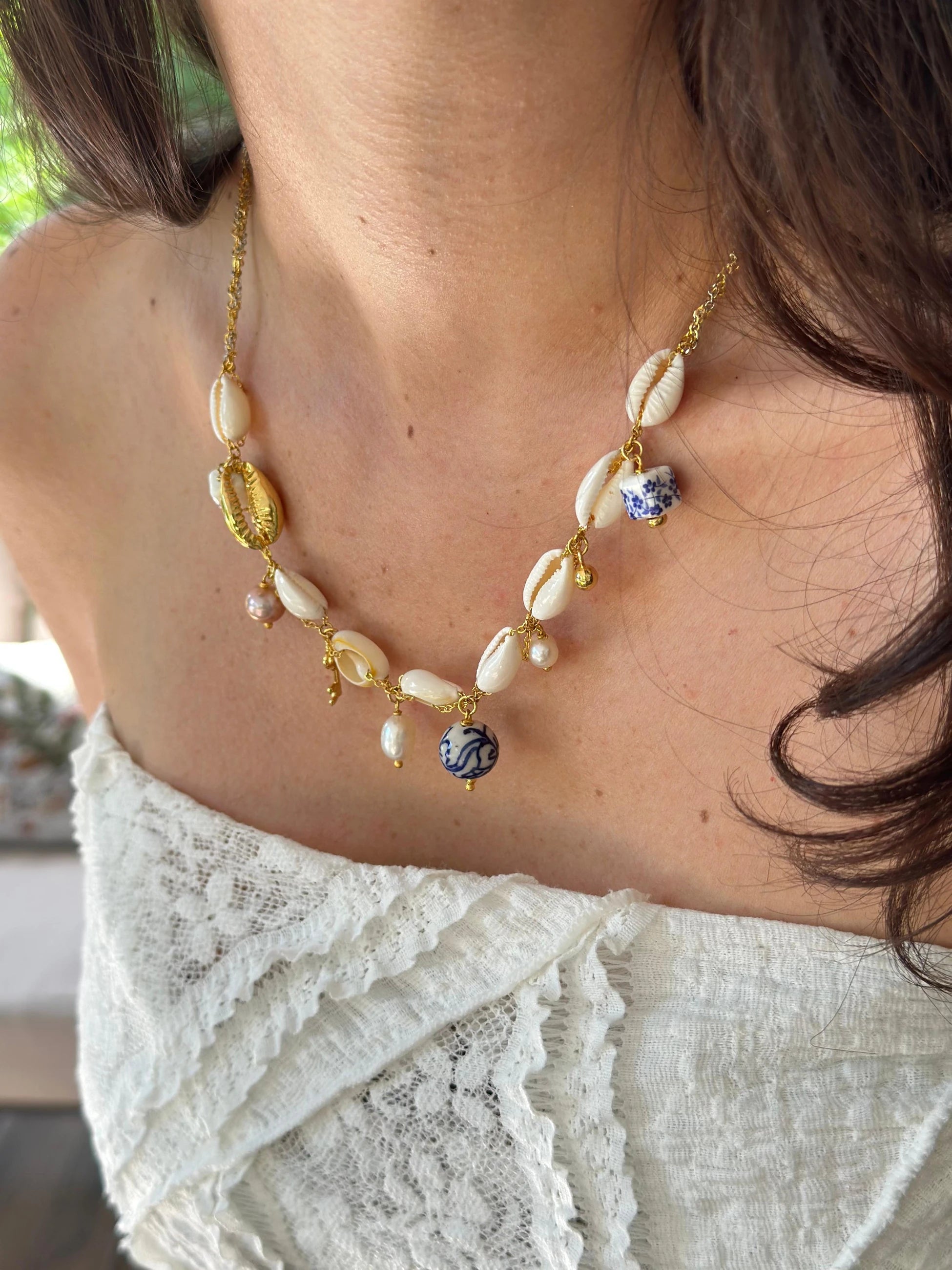 OCEANIC SEASHELL NECKLACE