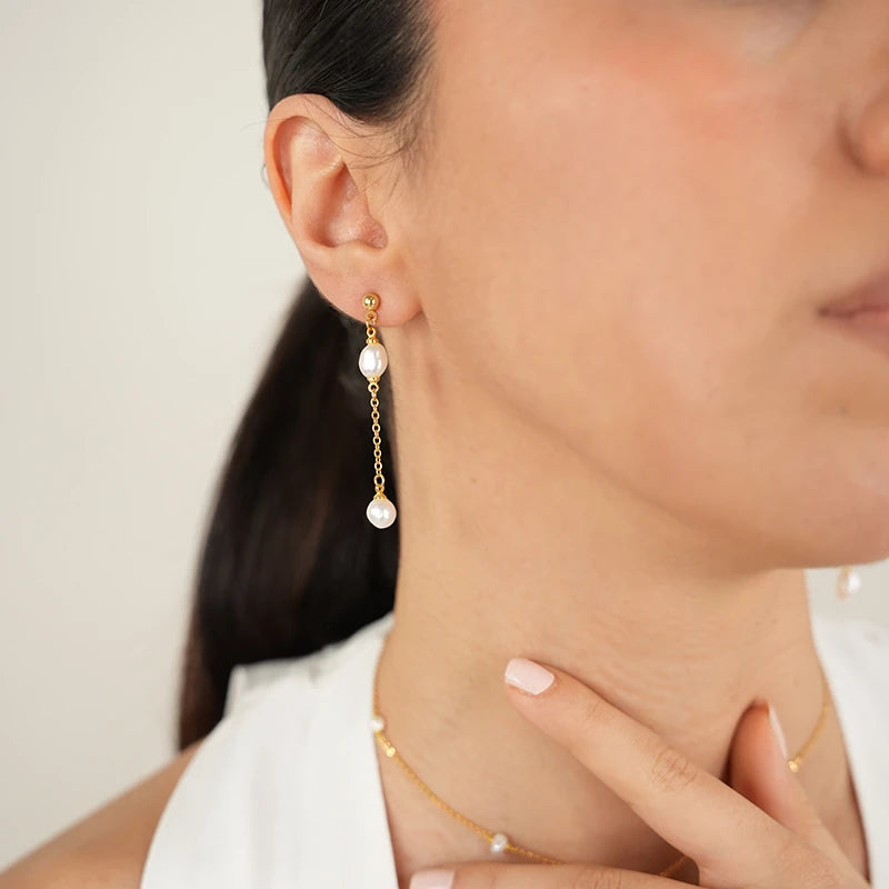 Serene Pearl Earrings